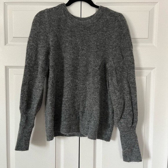 H&M Grey Sweater Size Small - Picture 1 of 3